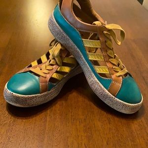 L’Artiste Porscha Cutout Sneakers